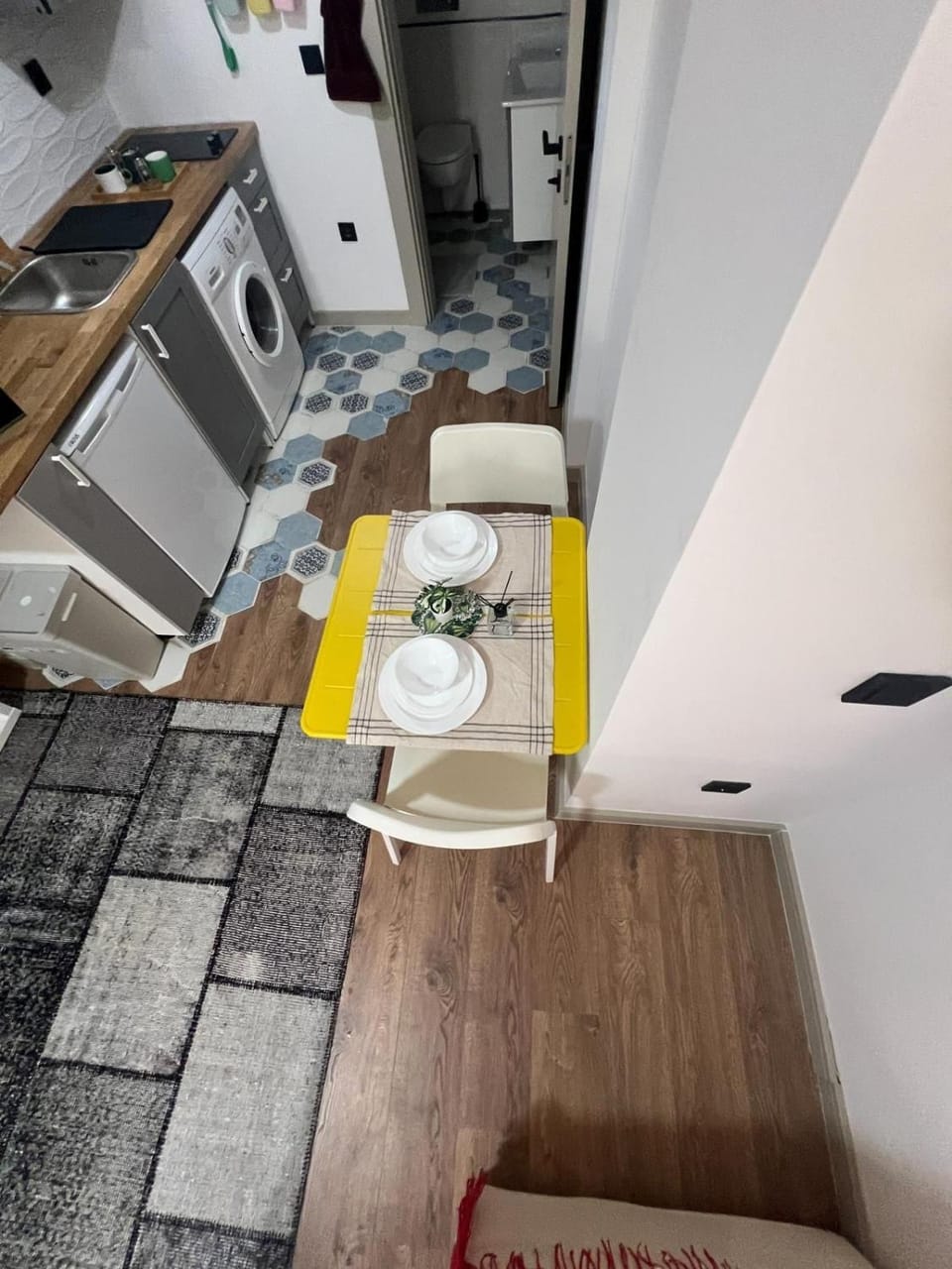 Cute Ikea house with a garden close to the beach fast internet Apartment in Antalya