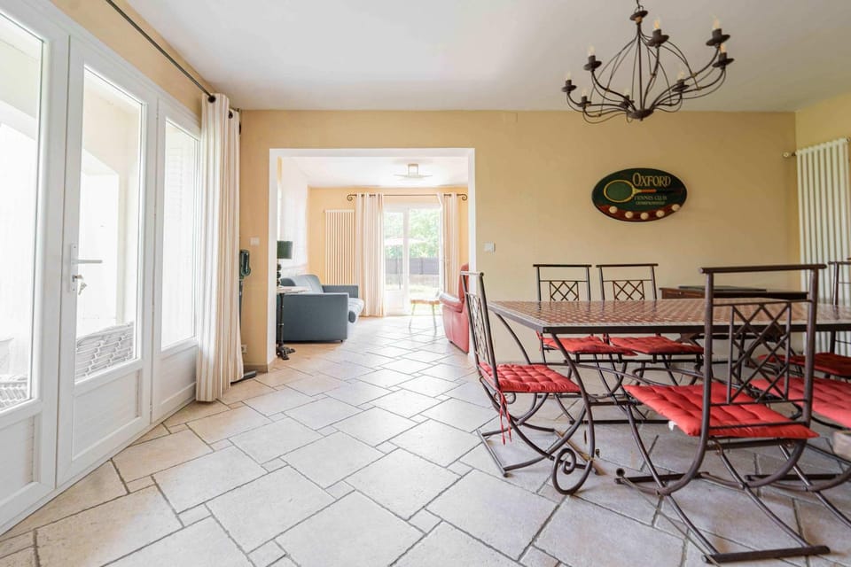 Air-conditioned house with pool sleeps 6 House in Carcassonne