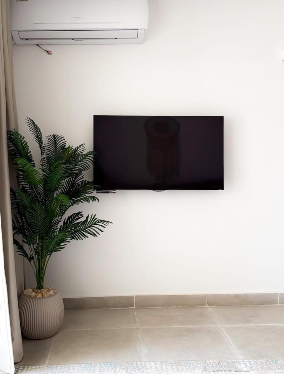 TV and multimedia, air conditioner