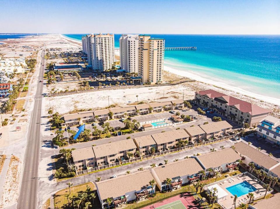 Geaux Coastal House in Pensacola Beach