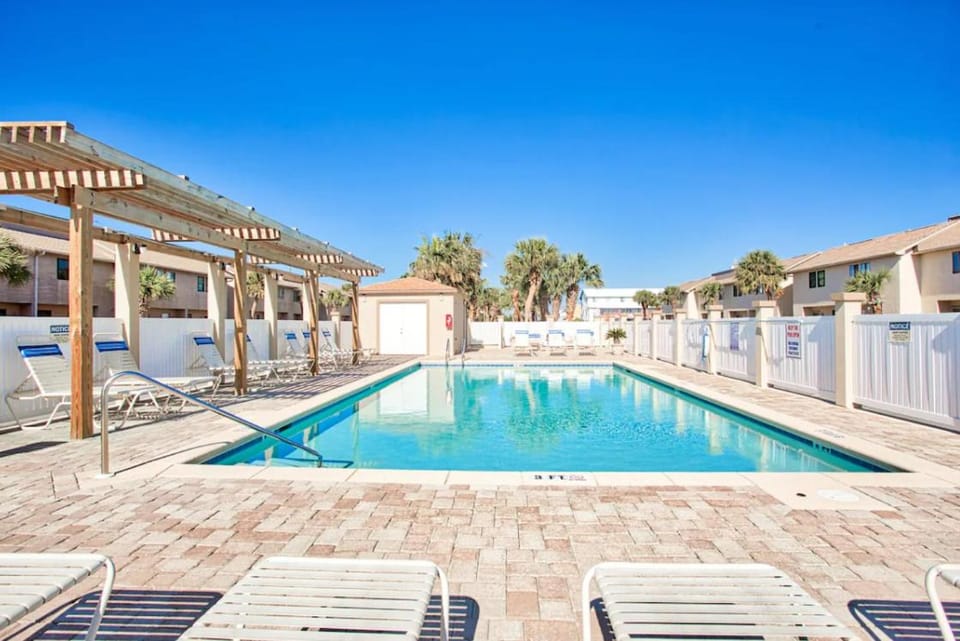 Geaux Coastal House in Pensacola Beach