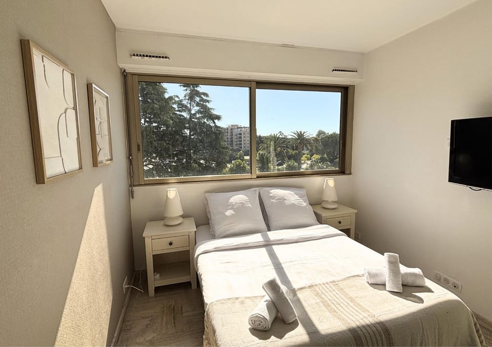 Élégant T3 avec Piscine, Terrasse, Parking, 6 Pers Apartment in Mandelieu-La Napoule