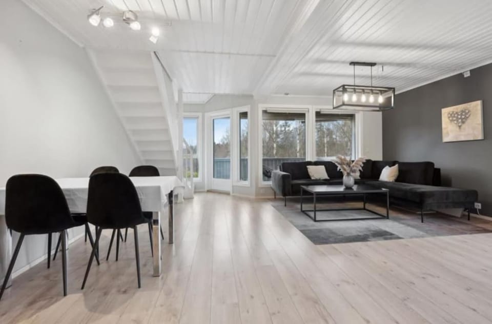 ModernTownhouse Near Oslo,Fjord,Marka,All Day Sun House in Viken, Norway