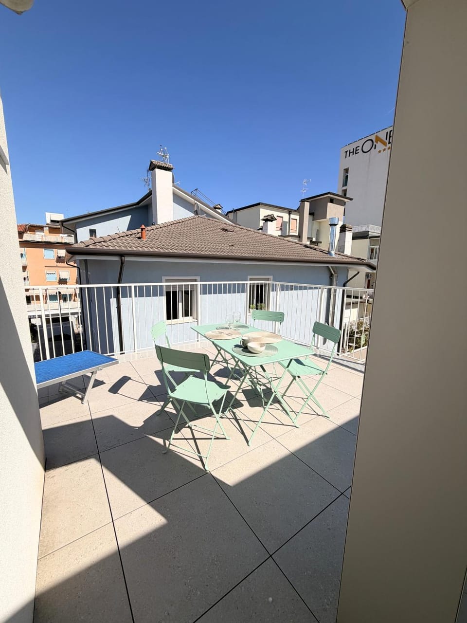 Balcony/Terrace, sunbed