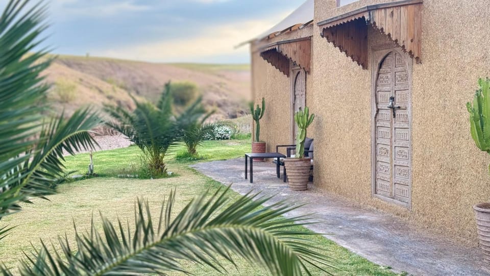Property building, Spring, Day, Natural landscape, Garden, Garden view, Mountain view