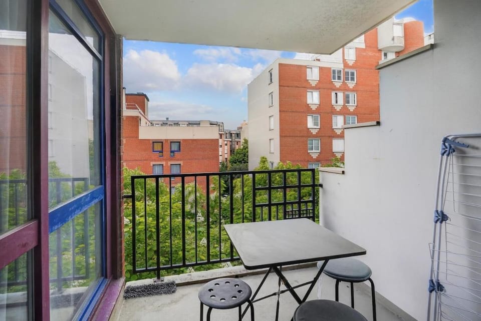 Spacieux T4 avec balcon - accès direct RER A Apartment in Pontoise