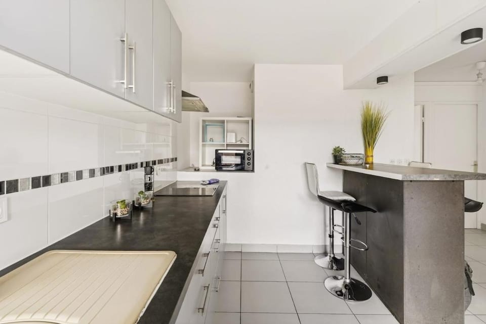 Spacieux T4 avec balcon - accès direct RER A Apartment in Pontoise