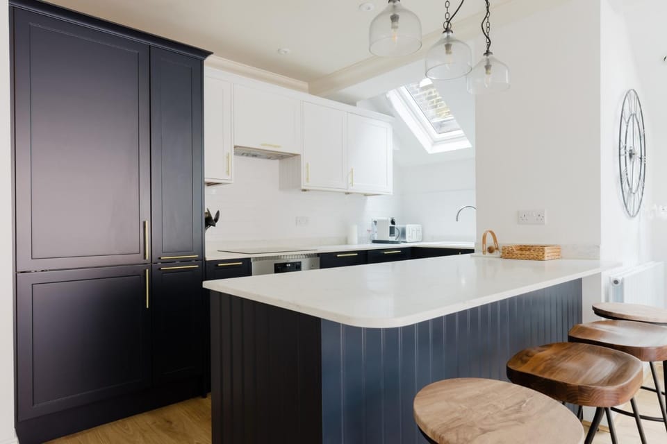 Chic 2BDR Flat in Fulham with Patio Apartment in London