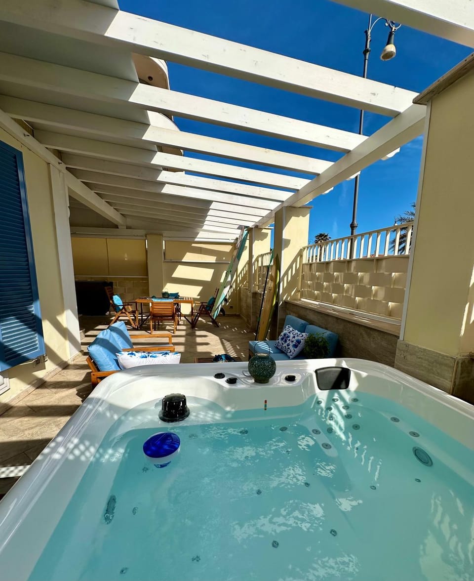 Hot Tub, Spa and wellness centre/facilities