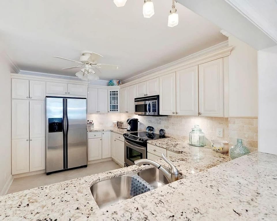 Two Bedroom Beachfront Residence with Modern Finishes Apartment in Riviera Beach