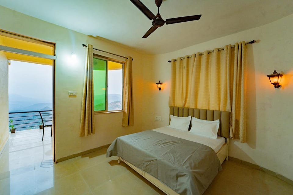 Natural landscape, Photo of the whole room, Bedroom, Mountain view