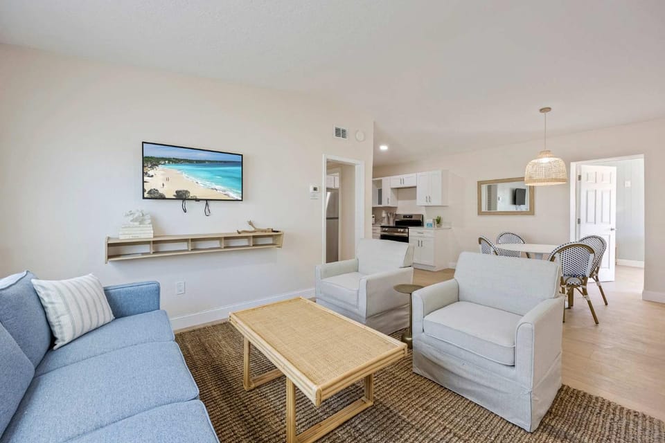 Boardwalk Bungalow Apartment in Cocoa Beach