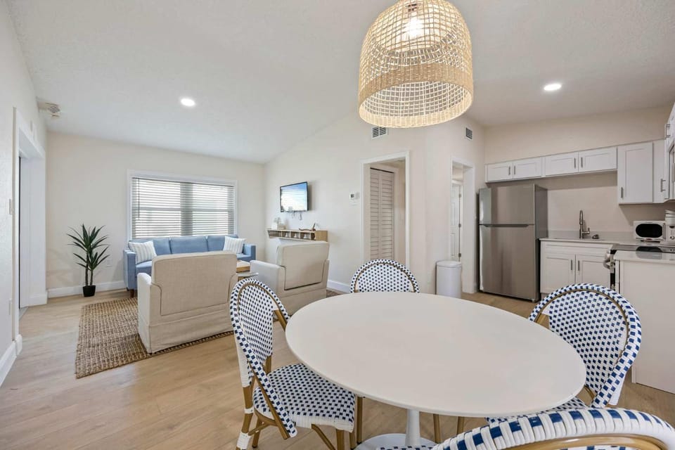 Boardwalk Bungalow Apartment in Cocoa Beach