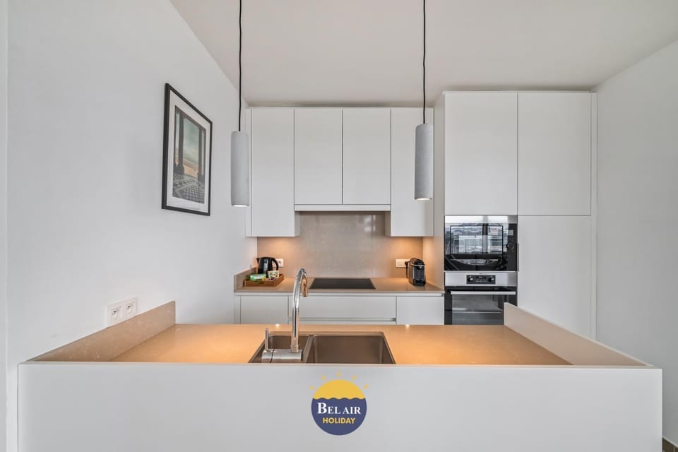 Kitchen or kitchenette, oven, pet friendly, stove