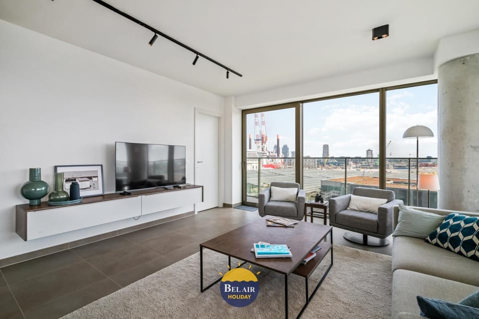 TV and multimedia, Kitchen or kitchenette, Living room, Seating area