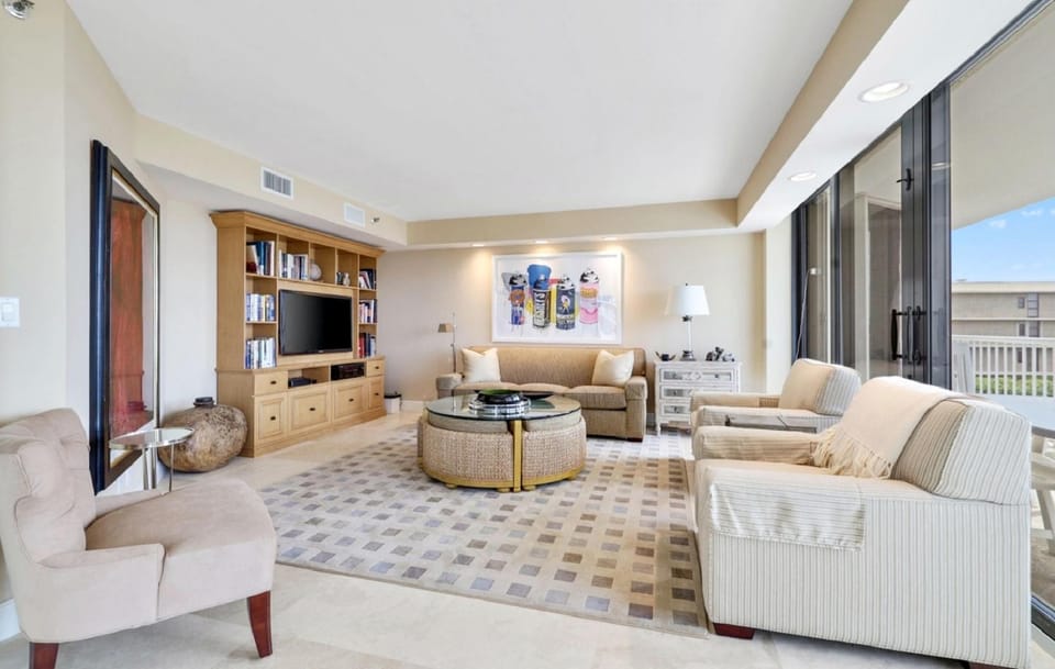 Three Bedroom Residence with Ocean and Water Views Apartment in Lake Worth