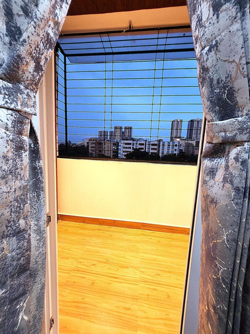 Luxury-Inspired 2BHK with Panoramic Skyline in Miyapur Apartment in Hyderabad