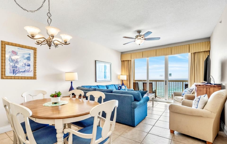 Two Bedroom Beachfront Residence with Panoramic Views Apartment in Panama City Beach