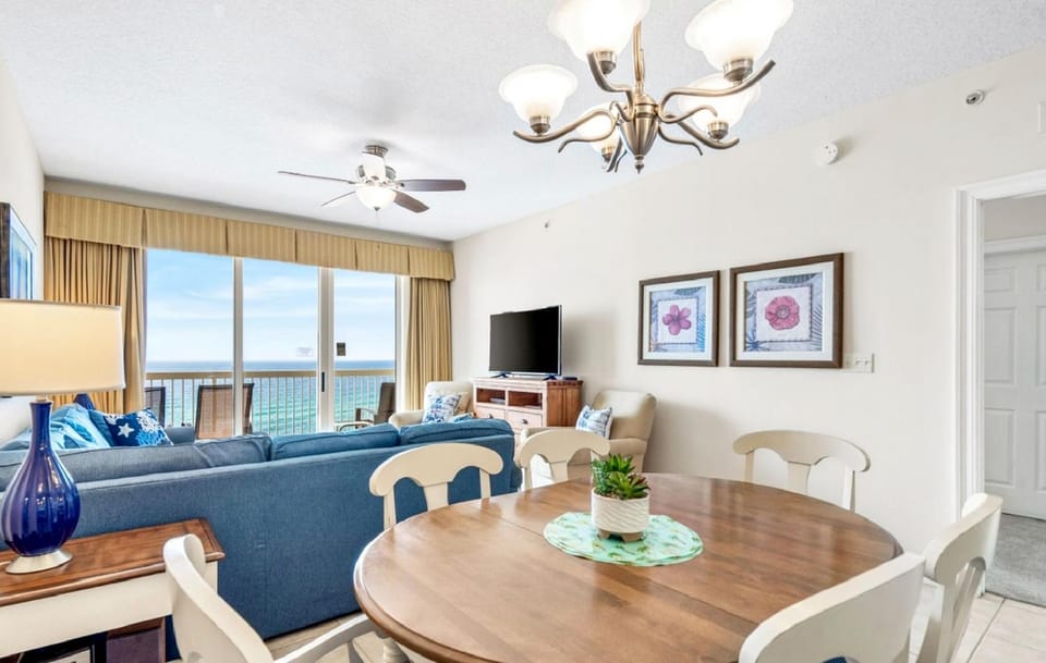 Two Bedroom Beachfront Residence with Panoramic Views Apartment in Panama City Beach