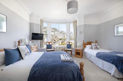 Bridgeside Guest House Bed and Breakfast in Looe