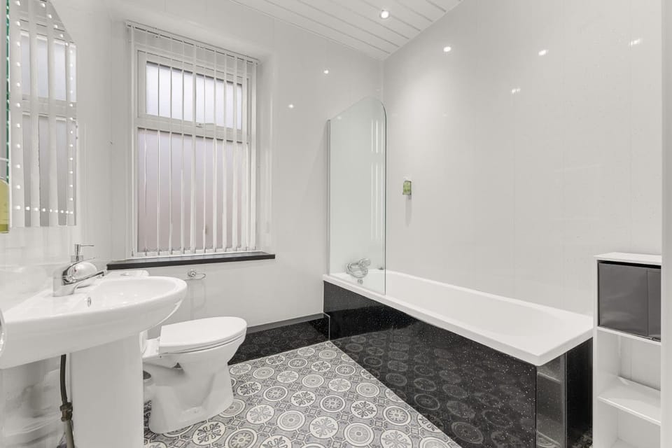 Toilet, Bathroom, Bath