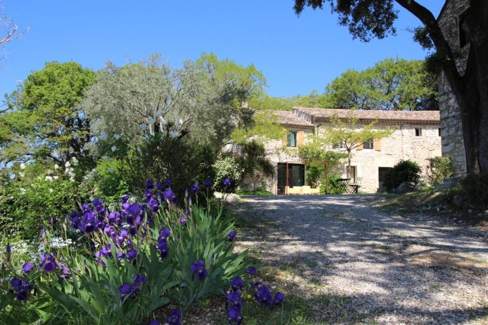 Les Esplanes Bed and Breakfast in Provence-Alpes-Côte d'Azur