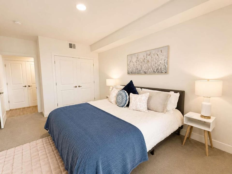 2BR Urban Oasis in Downtown SLC - Sleeps 6 Gym Apartment in Salt Lake City