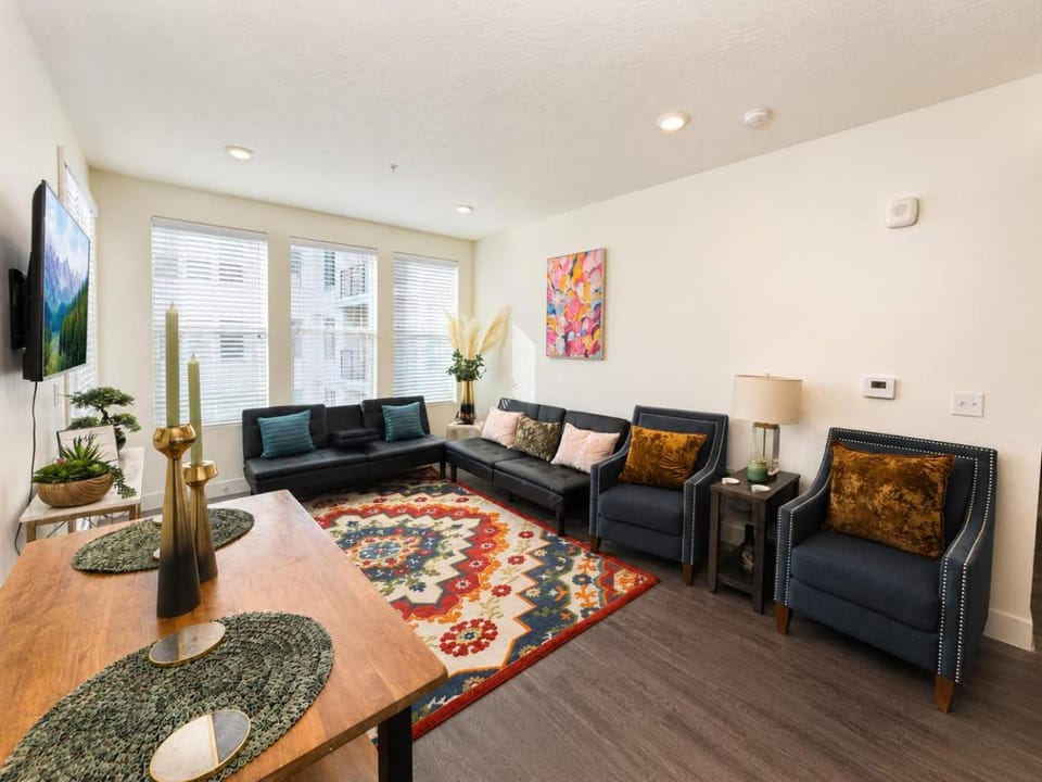 Stay Central in SLC - Fire Pit Gym & Parking Apartment in Salt Lake City