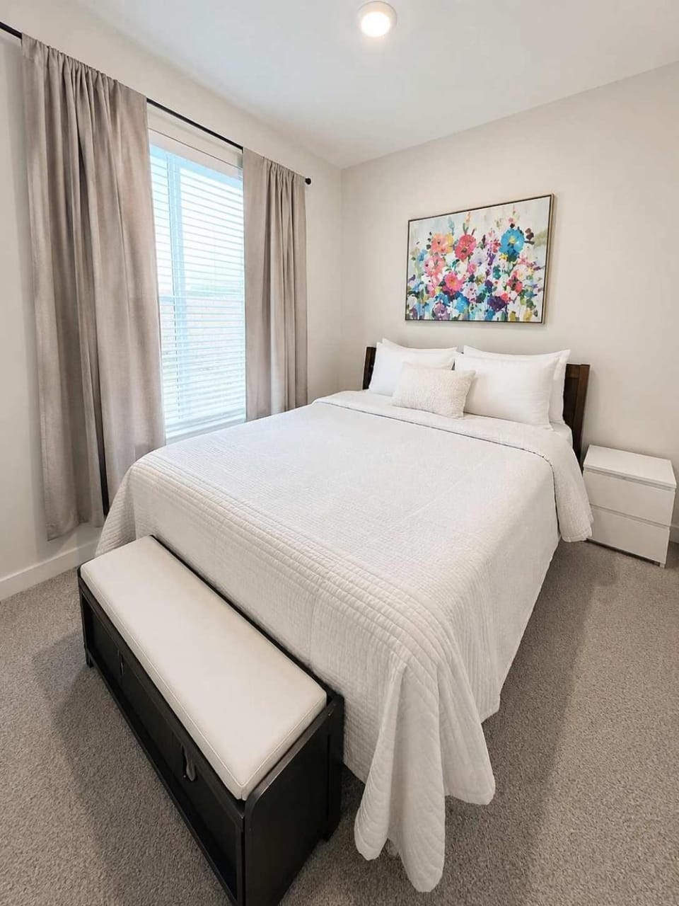 Stylish 3BR 2BT Retreat with Parking Near Temple Sq Apartment in Salt Lake City