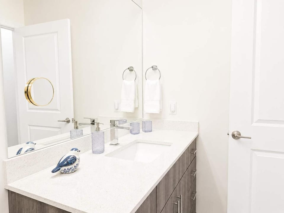 Stylish 3BR 2BT Retreat with Parking Near Temple Sq Apartment in Salt Lake City