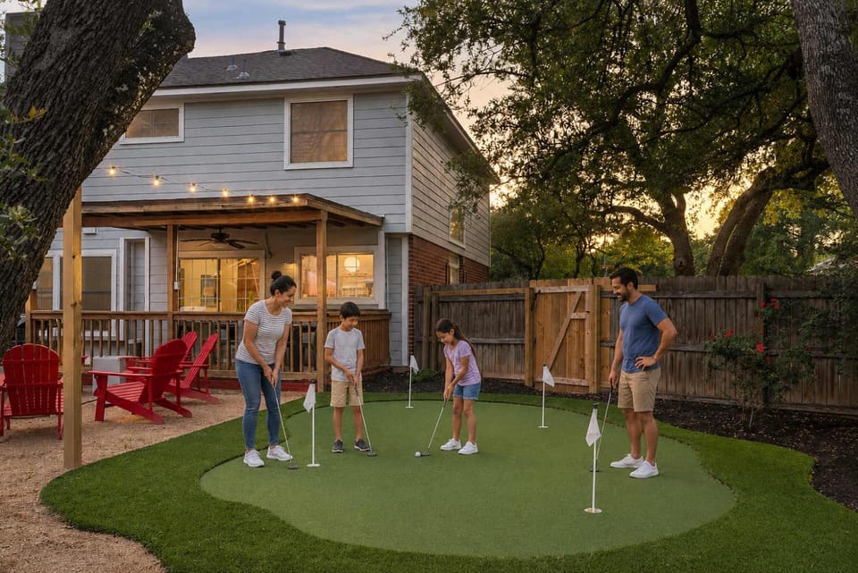 Austin Encore - Pool Hot Tub & Putt-Putt House in Austin