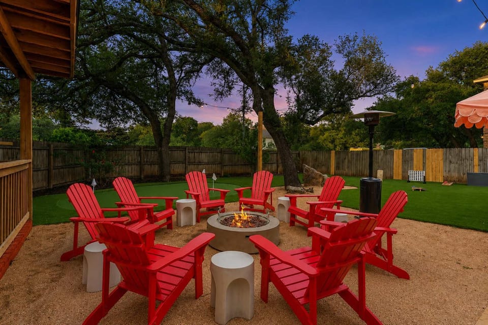 Austin Encore - Pool Hot Tub & Putt-Putt House in Austin