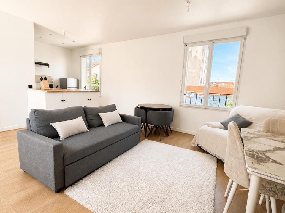 View (from property/room), Kitchen or kitchenette, Living room, Seating area, Dining area