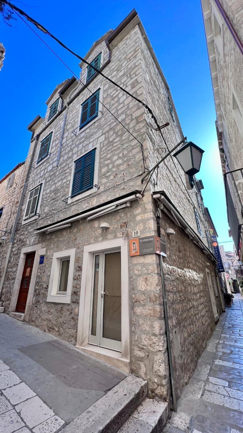 Property building, Day, Neighbourhood, Street view