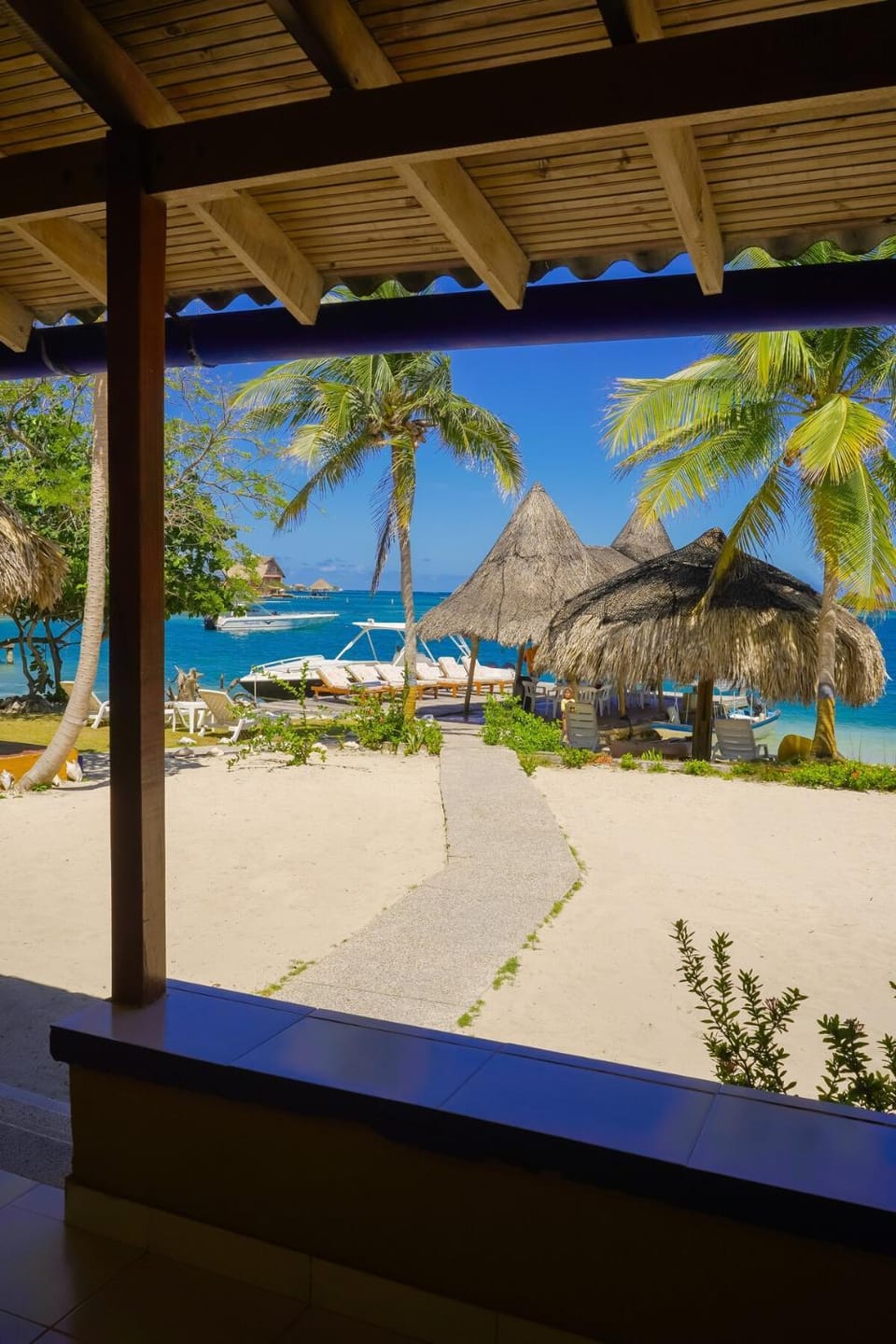 Vicky Island Beach House in the Rosario Islands House in Bolivar