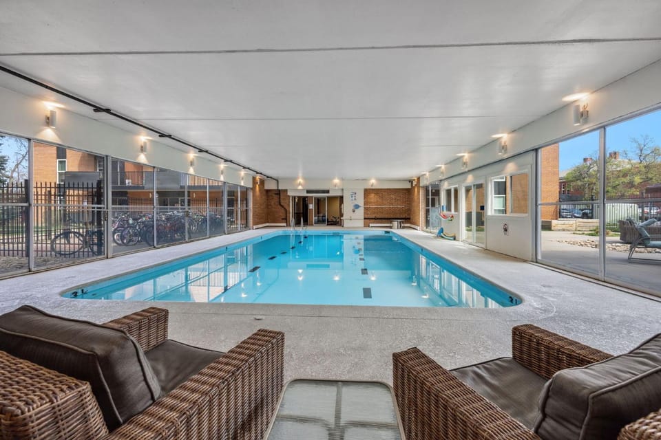 Day, Seating area, Swimming pool