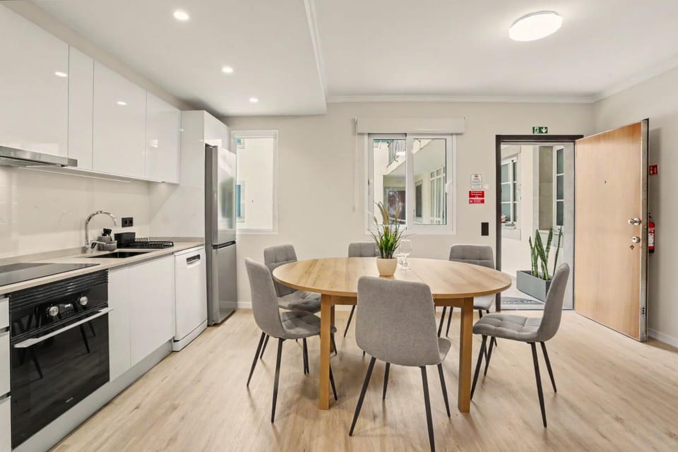 Property building, Kitchen or kitchenette, Living room