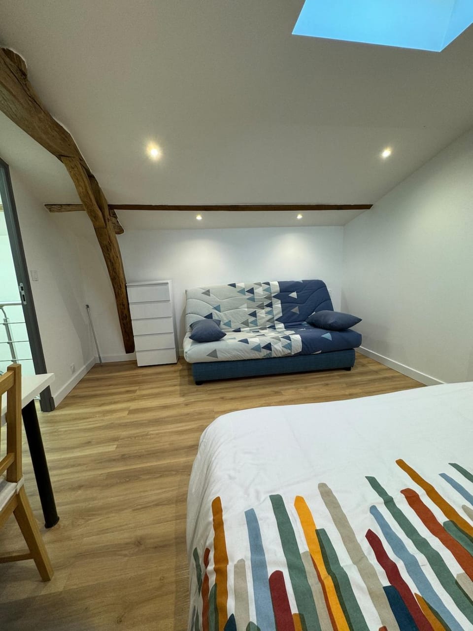 Bed, Photo of the whole room, Bedroom