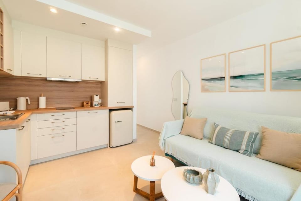 Iceberg Suites - Boutique Apartment with AC and Pool Apartment in Tarifa