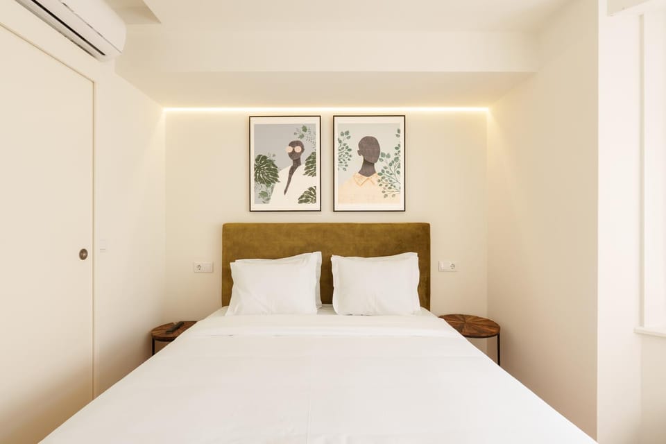 Bed, Bedroom, air conditioner