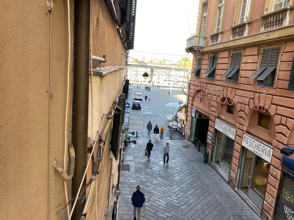 Property building, Day, People, Neighbourhood, City view, Street view, Location