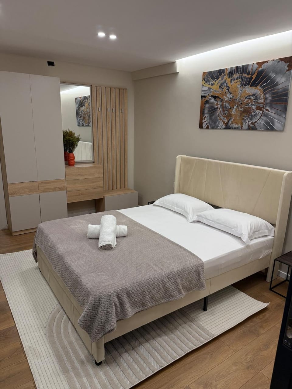 Bed, Bedroom, towels, wardrobe