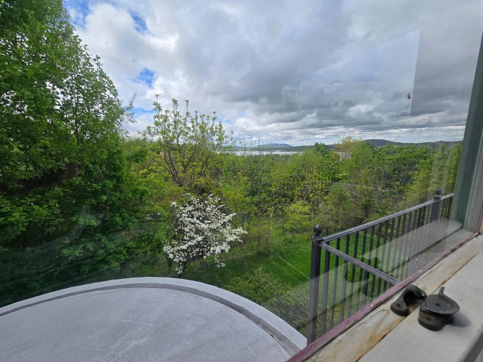 Botsford Briar Magnolia Room with in-room bath House in Beacon
