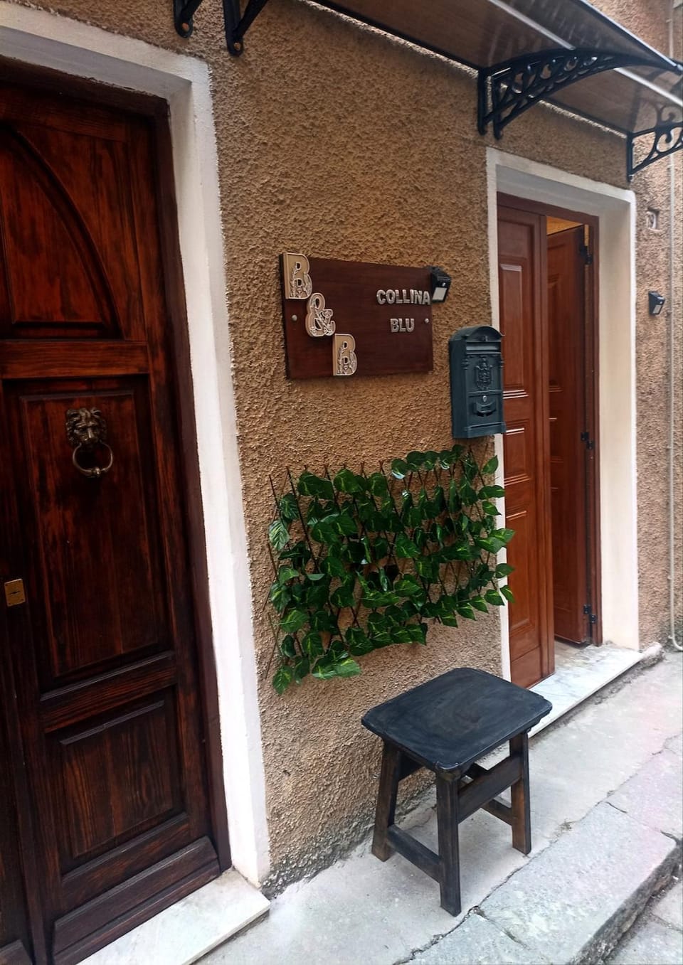 Facade/entrance