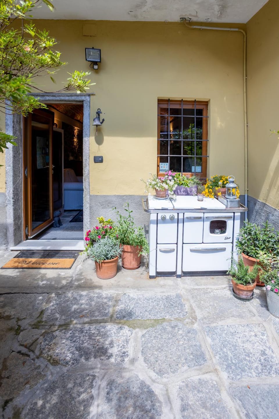 Inner courtyard view