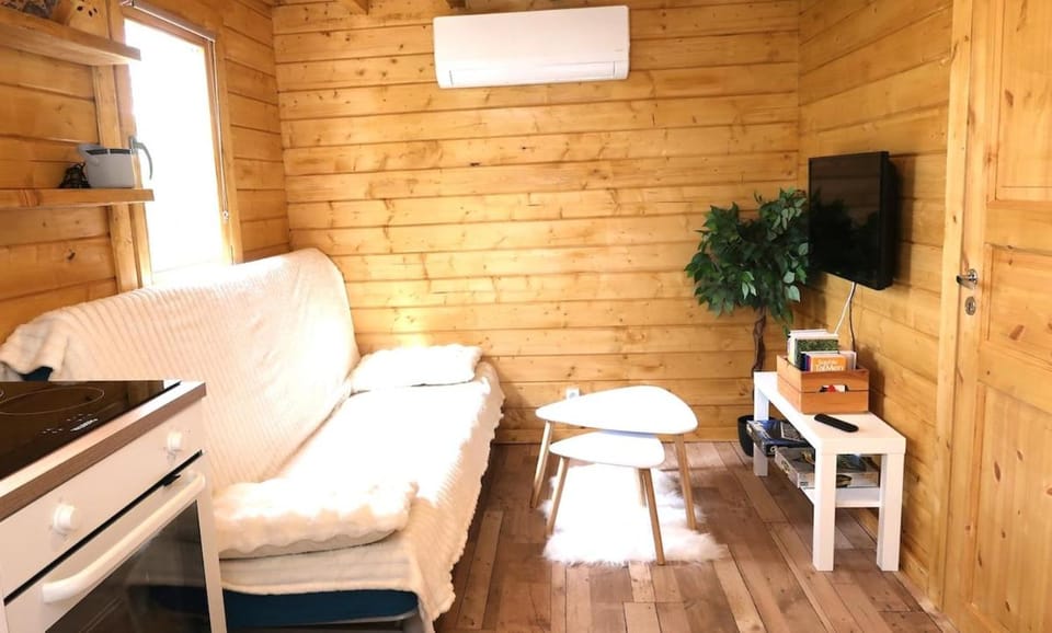 Chalet climatisé classé 3 étoiles Chalet in Provence-Alpes-Côte d'Azur