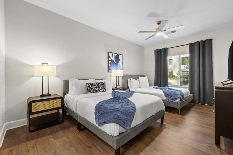 Spacious 2BR N Gulch Walk to Broadway & Rooftops Apartment in The Gulch