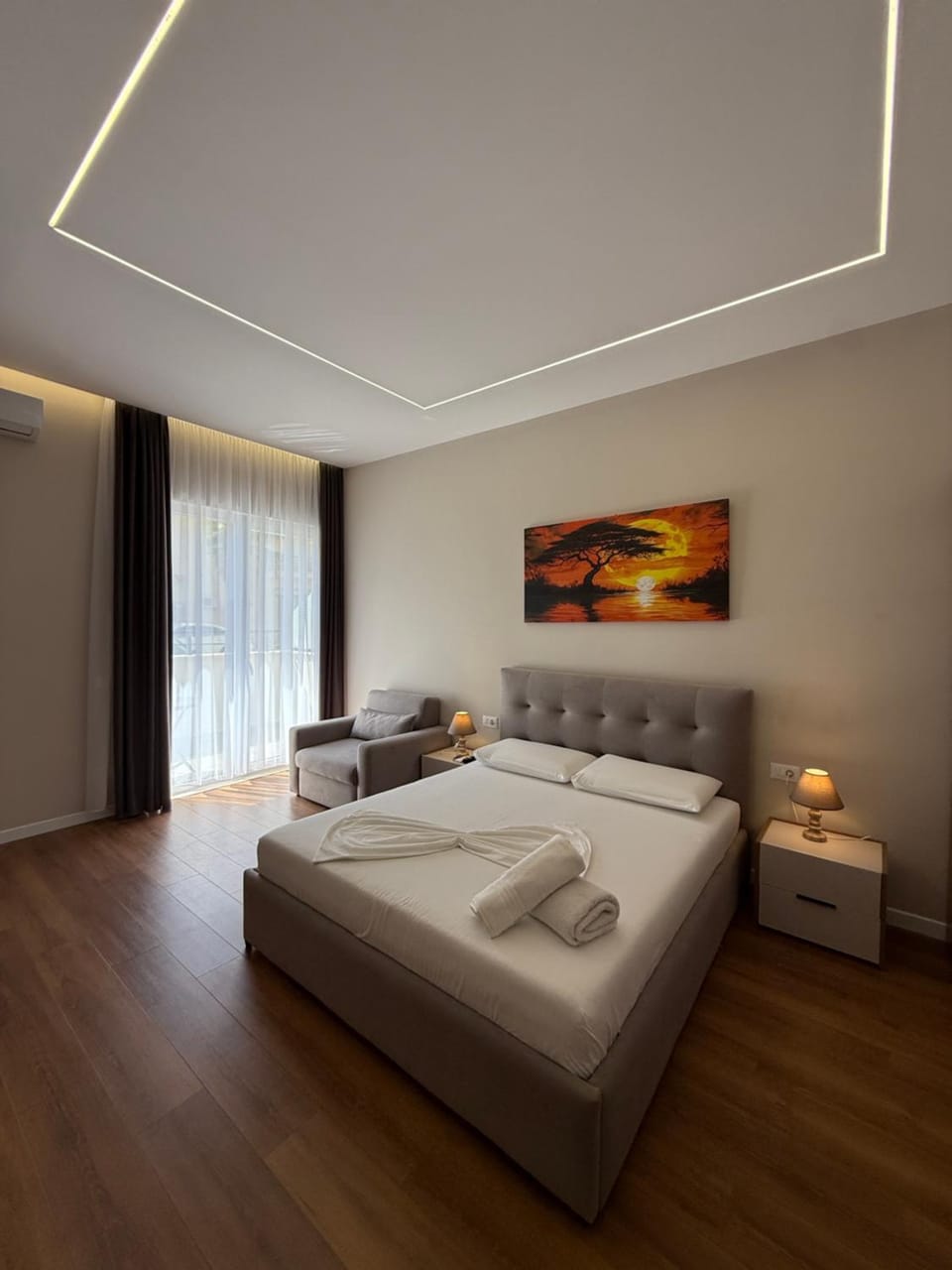 Bed, Photo of the whole room, Bedroom, towels