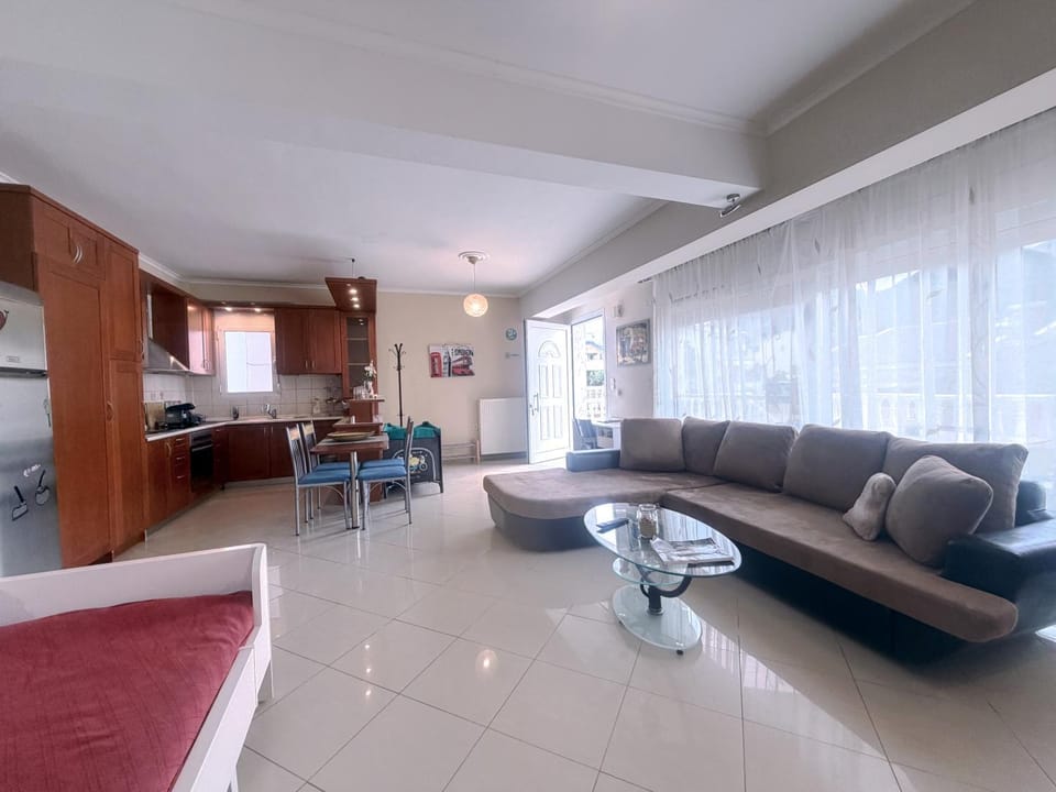 Kitchen or kitchenette, Living room