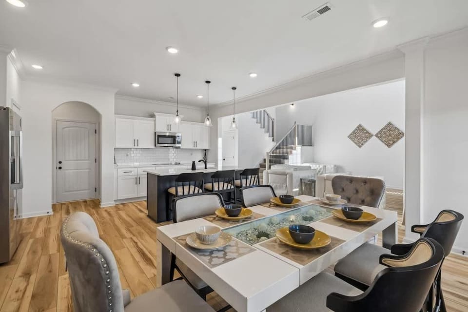The Fort Haven Spacious 4BR Near Ft Campbell House in Clarksville